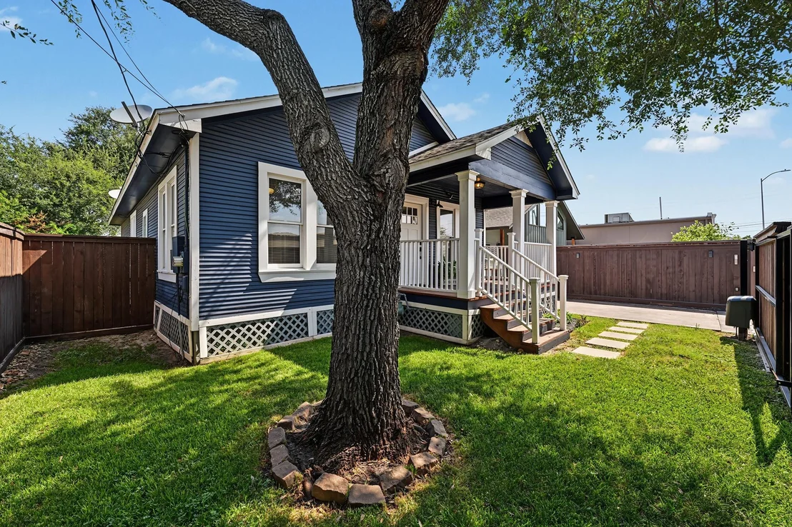Photo of 1721 Airline Drive