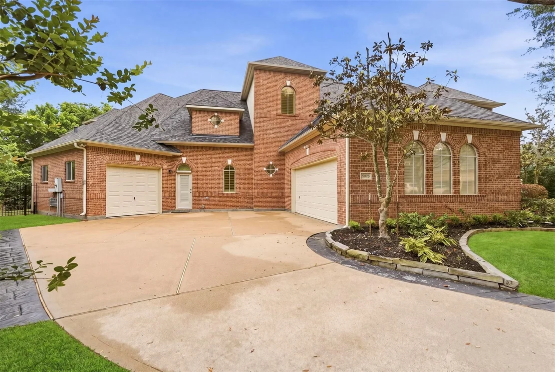 Photo of 5002 Regency Drive