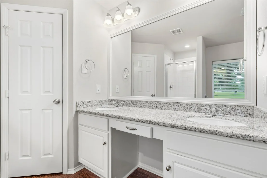 Photo of 17211 Timber Cliff Court