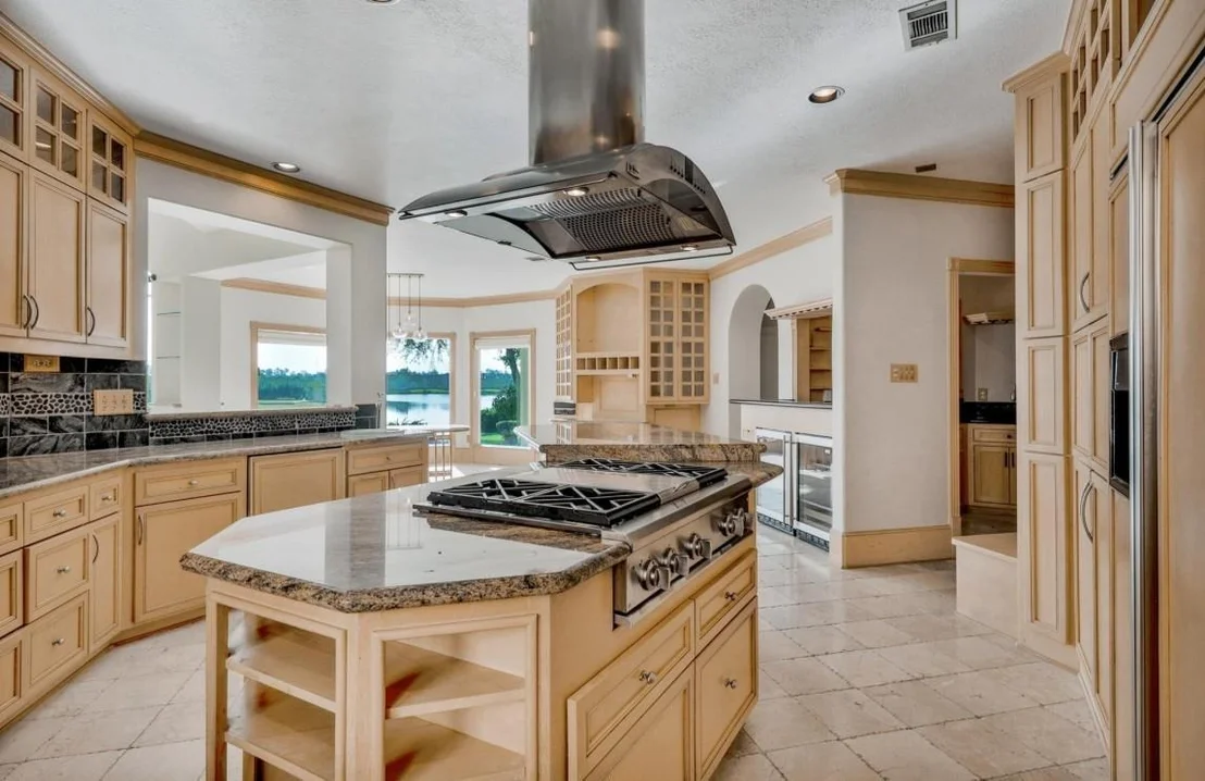 Photo of 35 W Isle Place