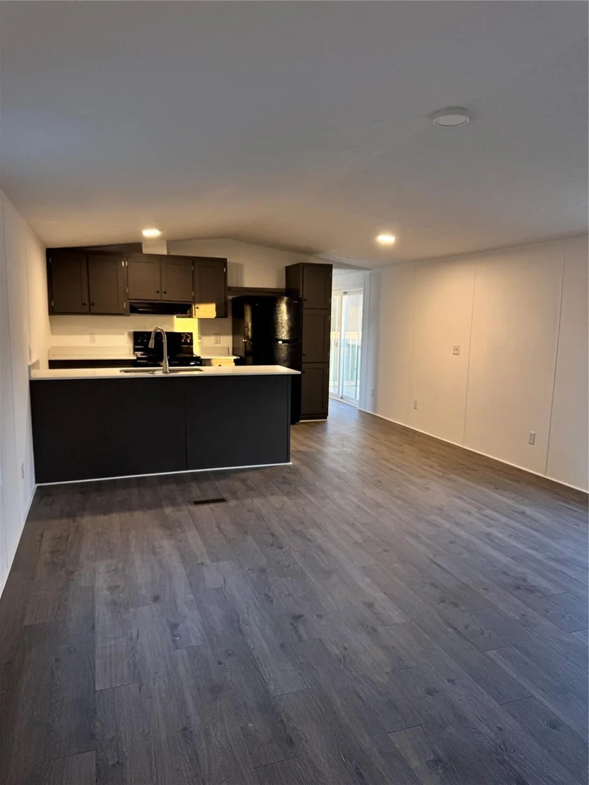 Photo of 409 W Harris Avenue