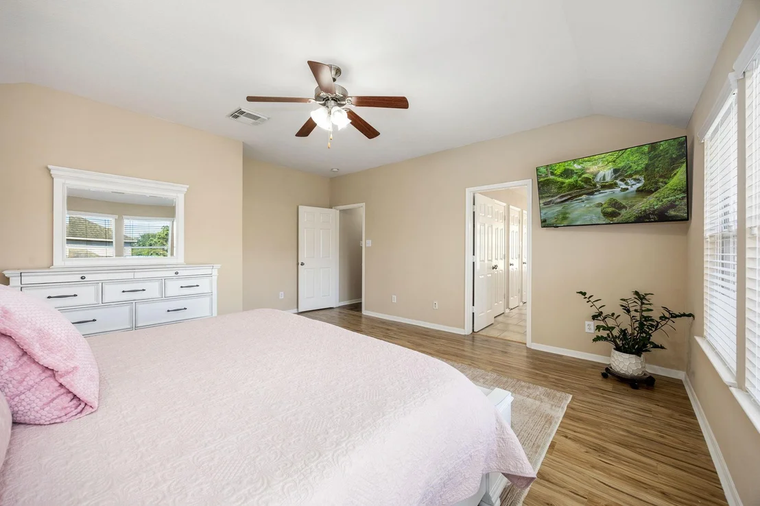 Photo of 6315 Linfield Bluff Lane