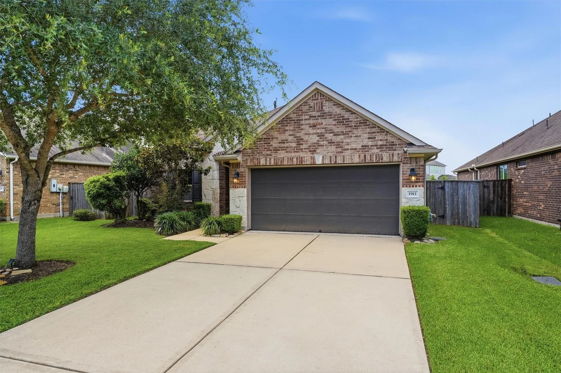 Photo of 1911 Cedar Ridge Lane
