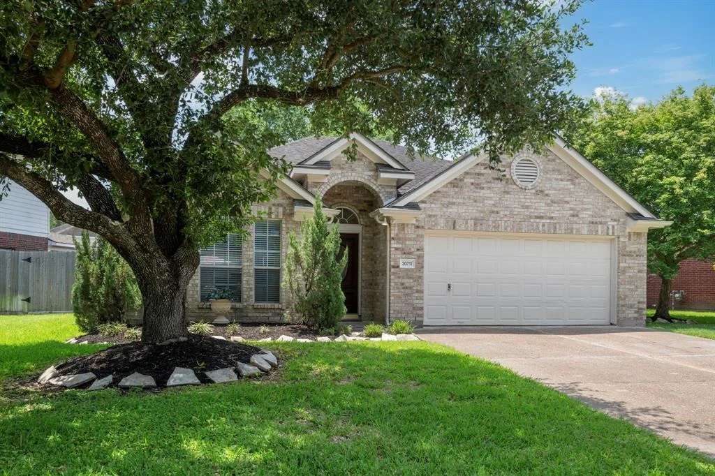 Photo of 20711 Medallion Pointe Drive