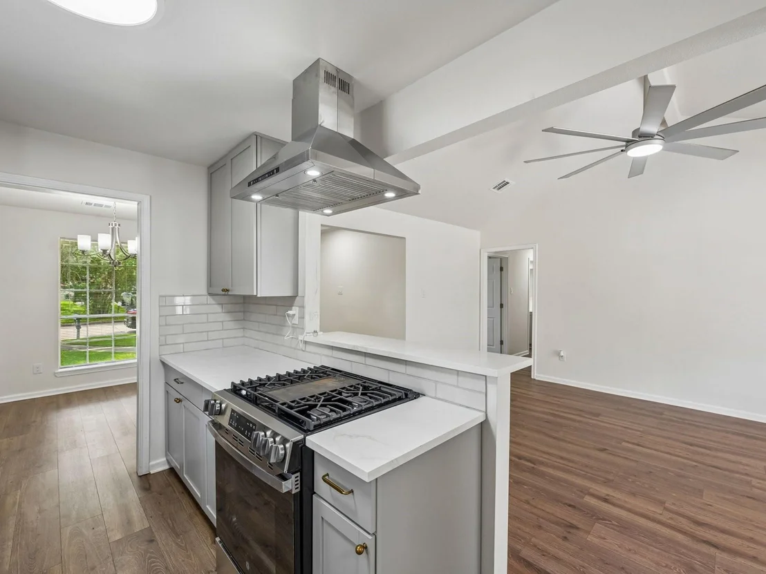 Photo of 7110 Log View Drive
