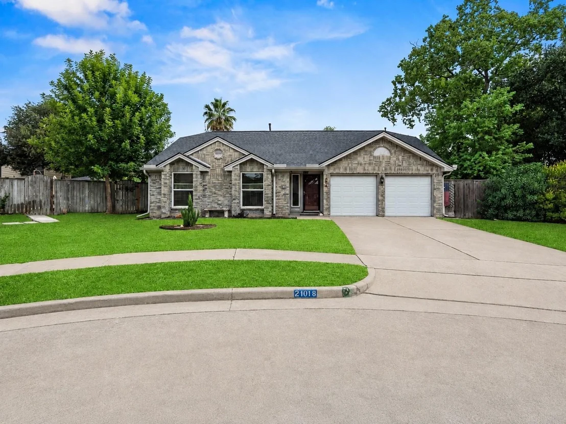 Photo of 2418 Pebbledowne Circle