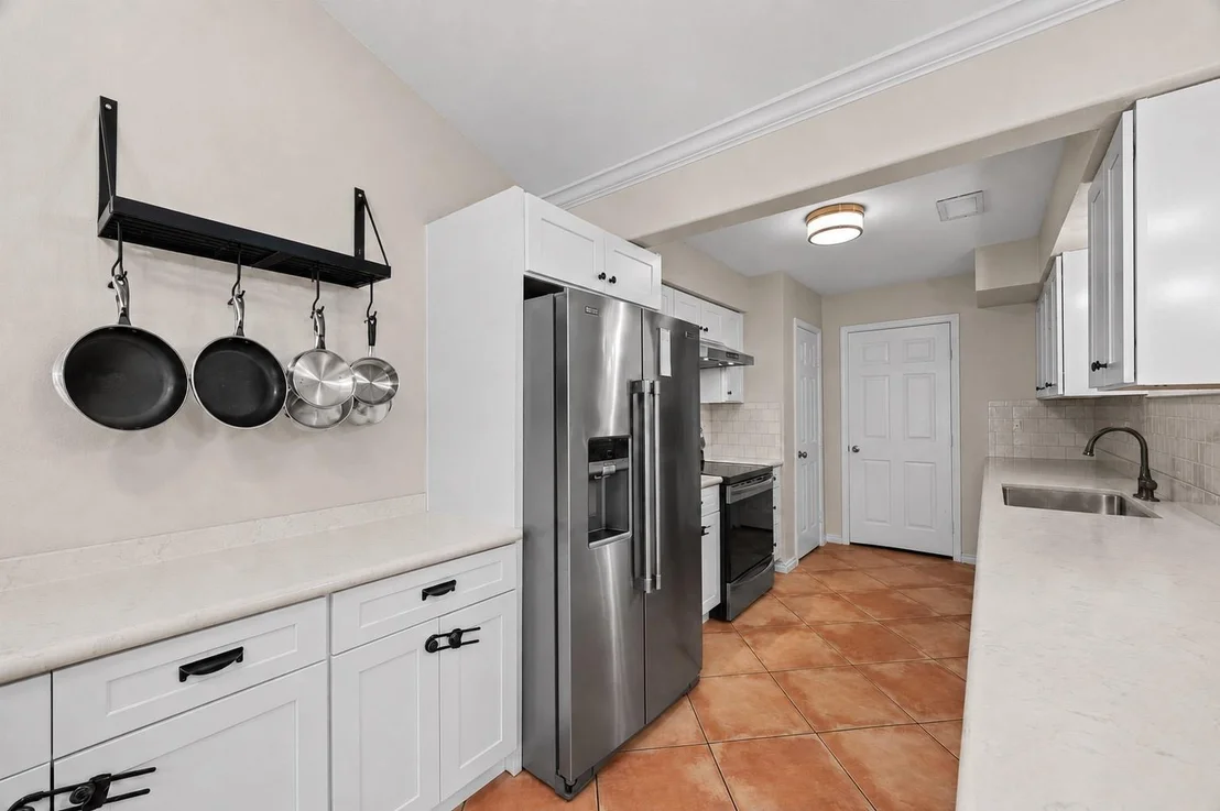 Photo of 16119 La Avenida Drive