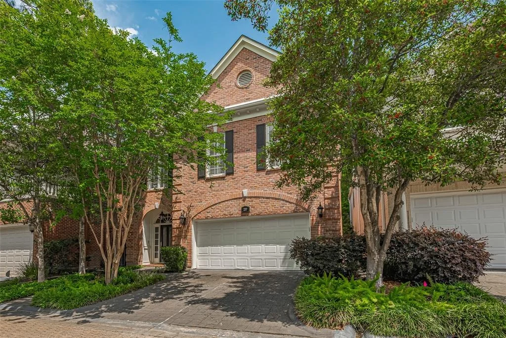 Photo of 237 Sugarberry Circle