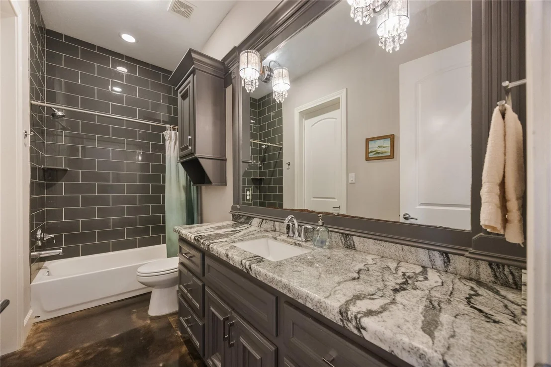 Photo of 12122 Hawthorne Drive