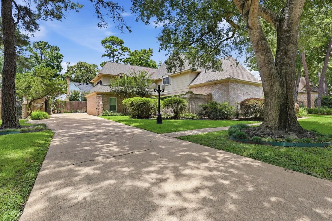 Photo of 9414 Windrush Drive