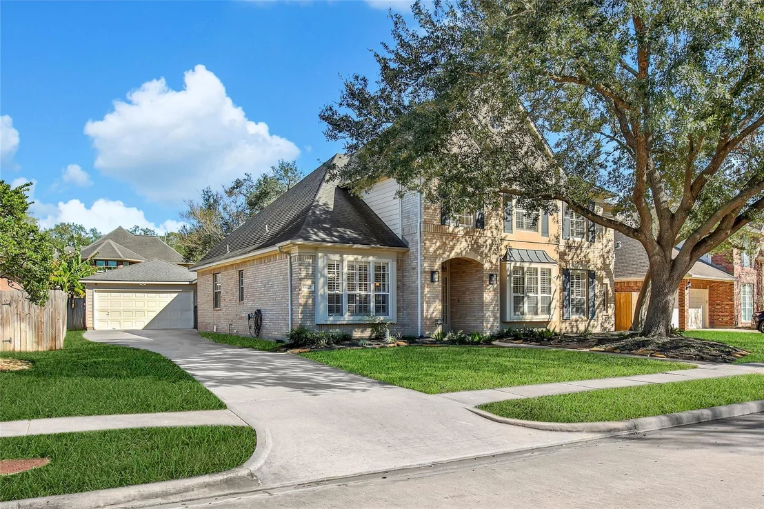 Photo of 15122 Windsdowne Lane