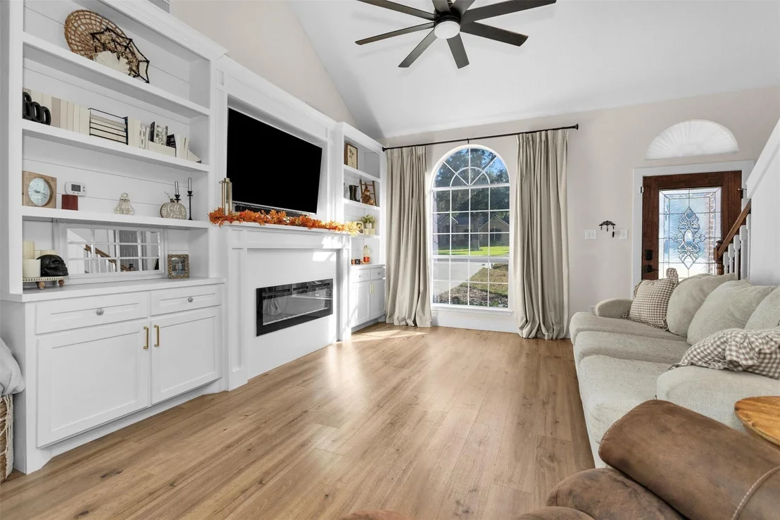 Photo of 10865 Forest Creek Drive