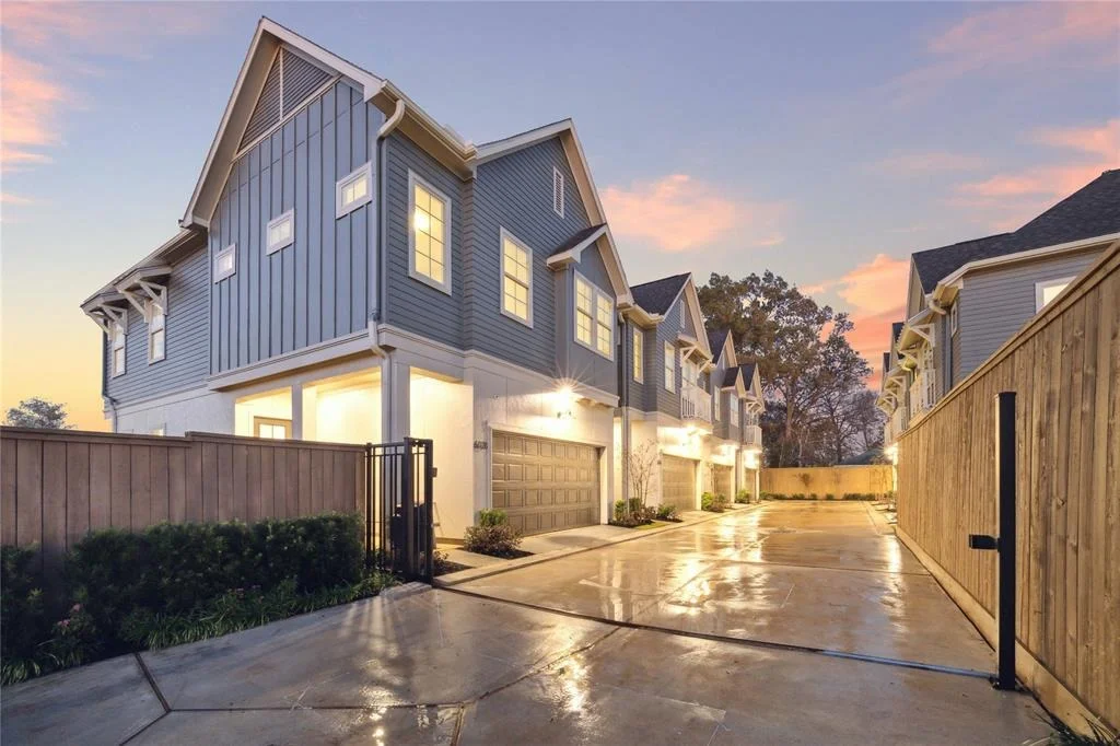 Photo of 6018 T C Jester Boulevard