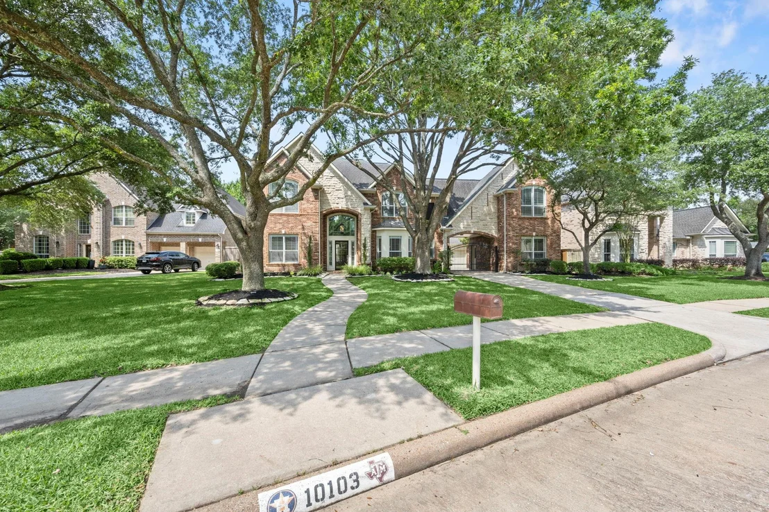 Photo of 10103 Earlington Manor Drive