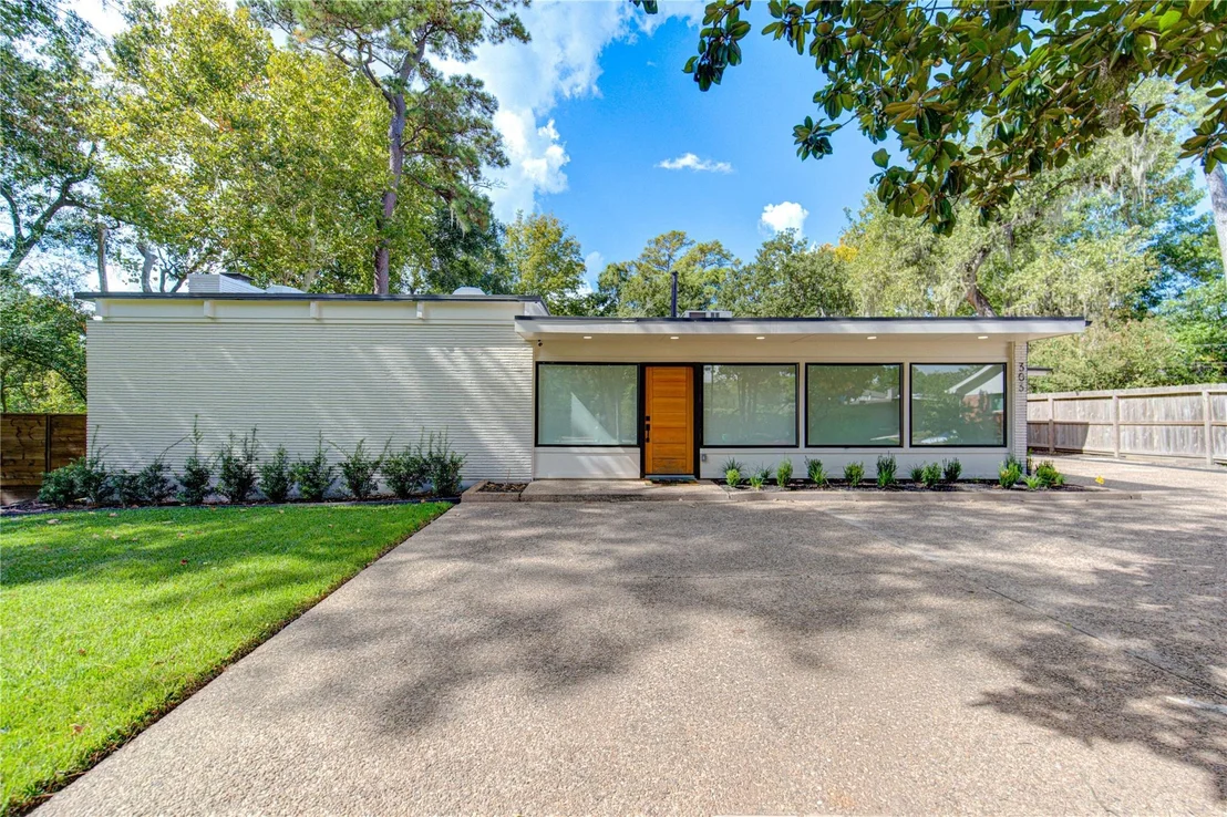 Photo of 303 Isolde Drive