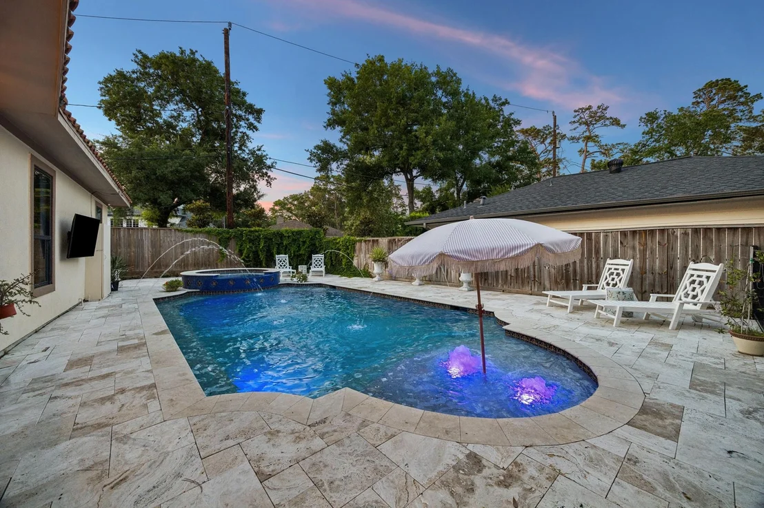 Photo of 8448 Westview Drive