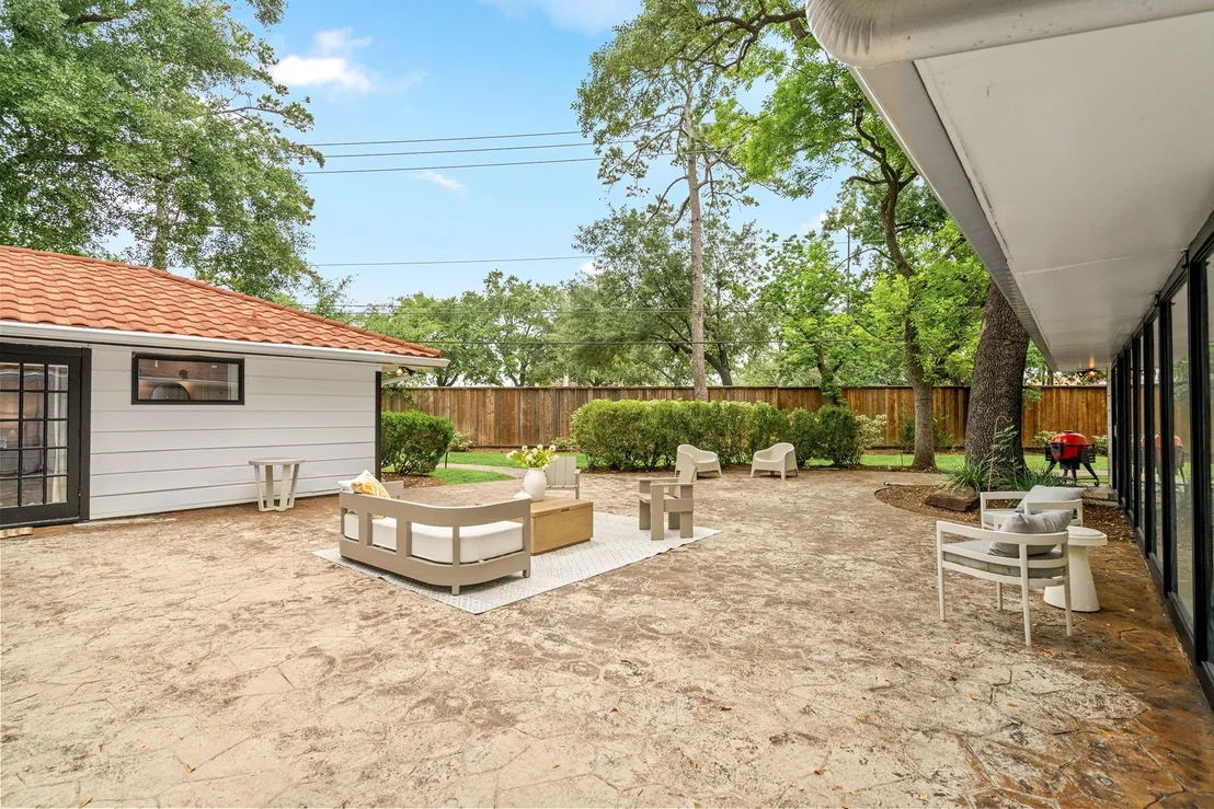 Photo of 938 Magdalene Drive