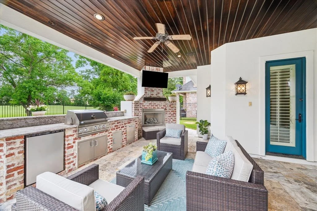 Photo of 23 E Loftwood Circle