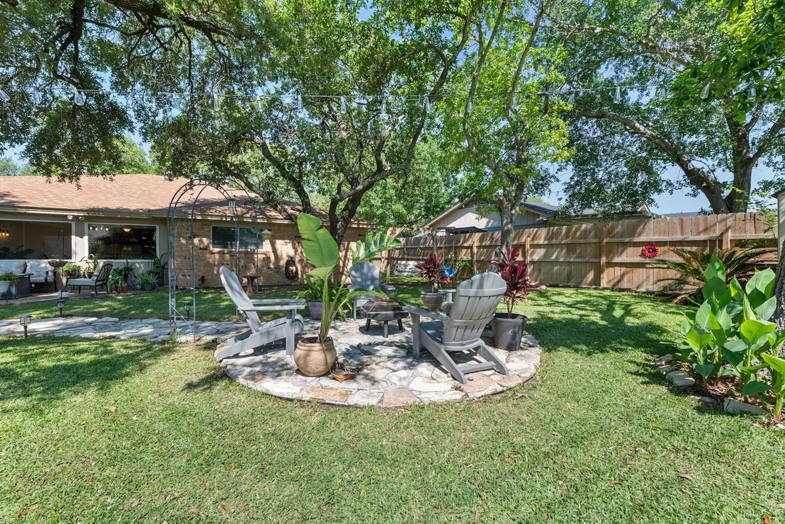 Photo of 3805 Windridge Drive