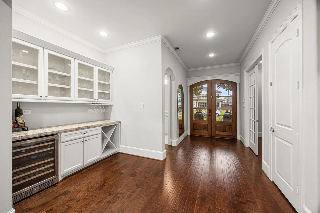 Photo of 1355 Chippendale Road