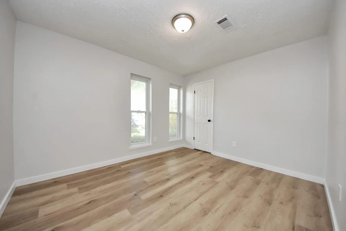 Photo of 5918 Crooked Post Road