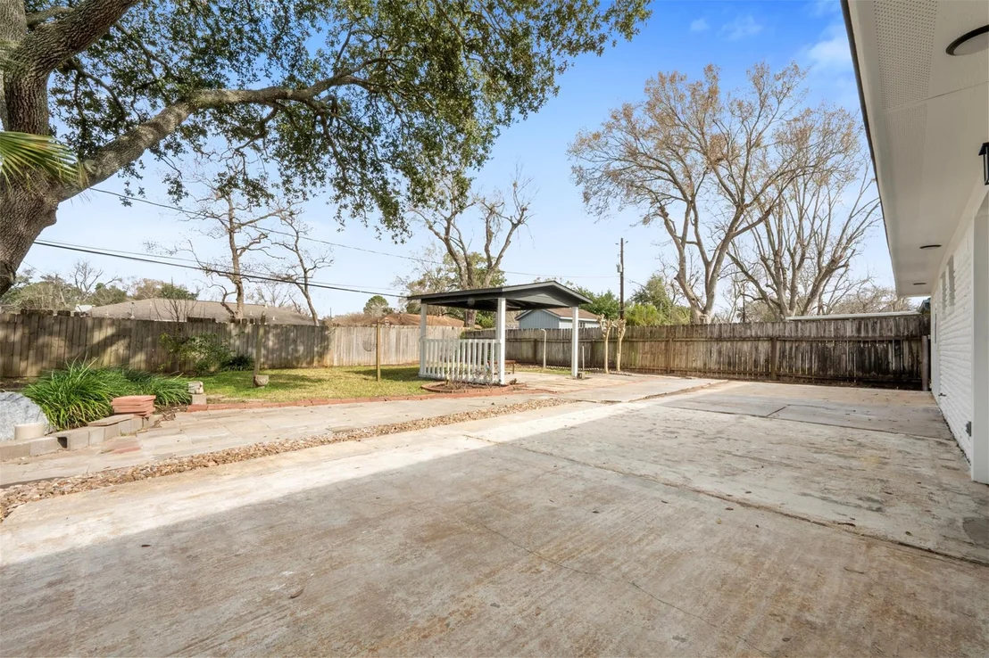 Photo of 5734 Farwell Drive