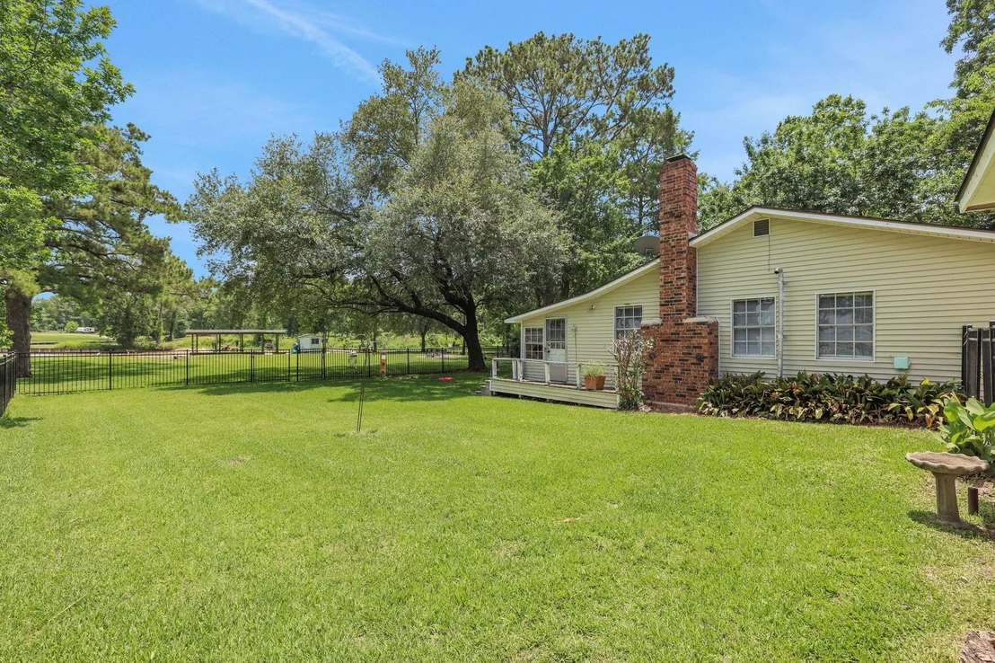 Photo of 151 Lakeview Circle