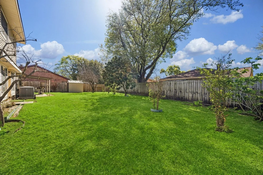 Photo of 9815 Walnut Glen Drive