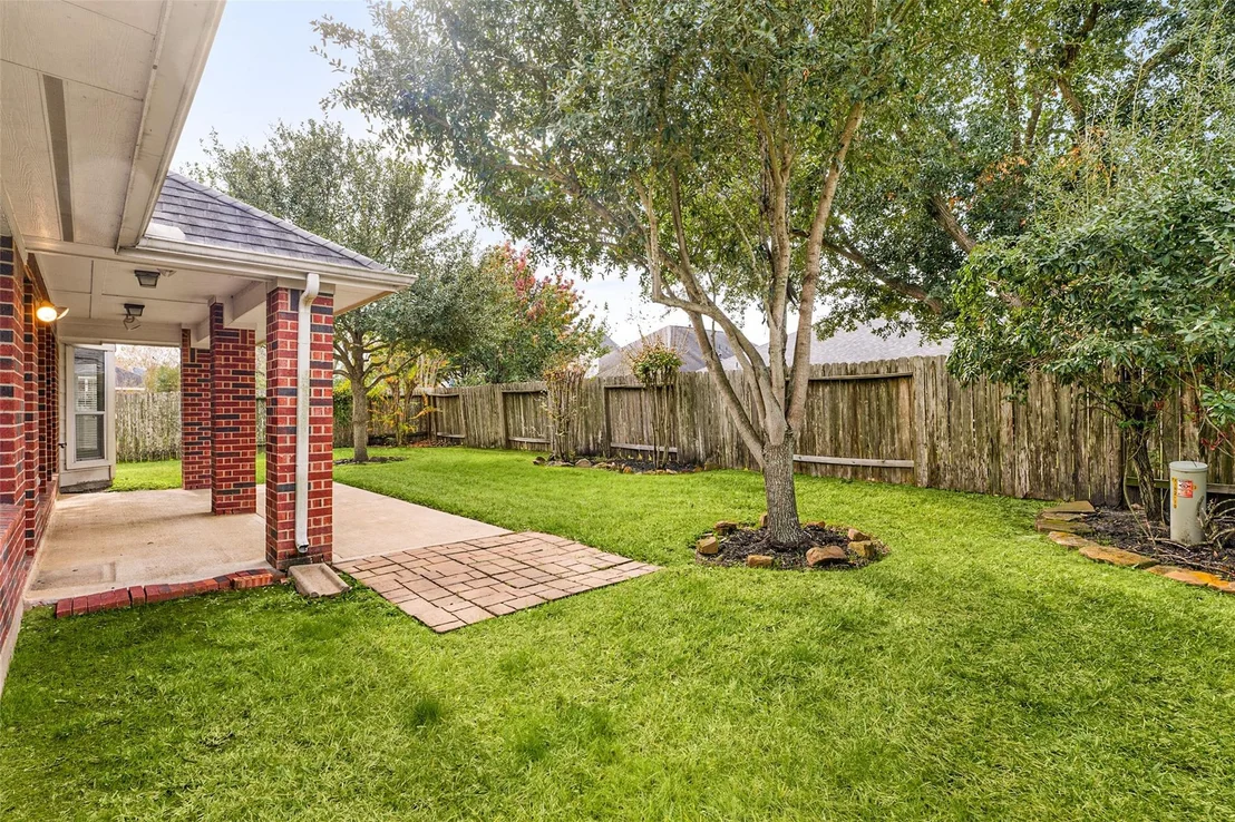 Photo of 2810 Firecrest