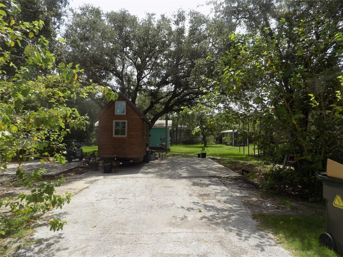 Photo of 415 5th Street