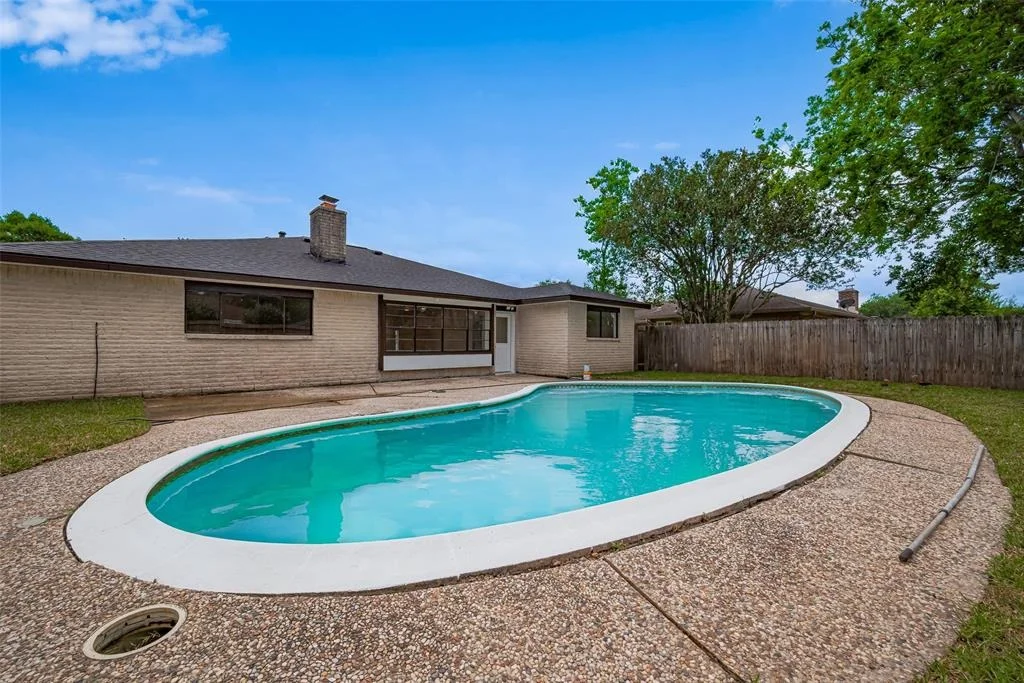 Photo of 839 Voyager Drive