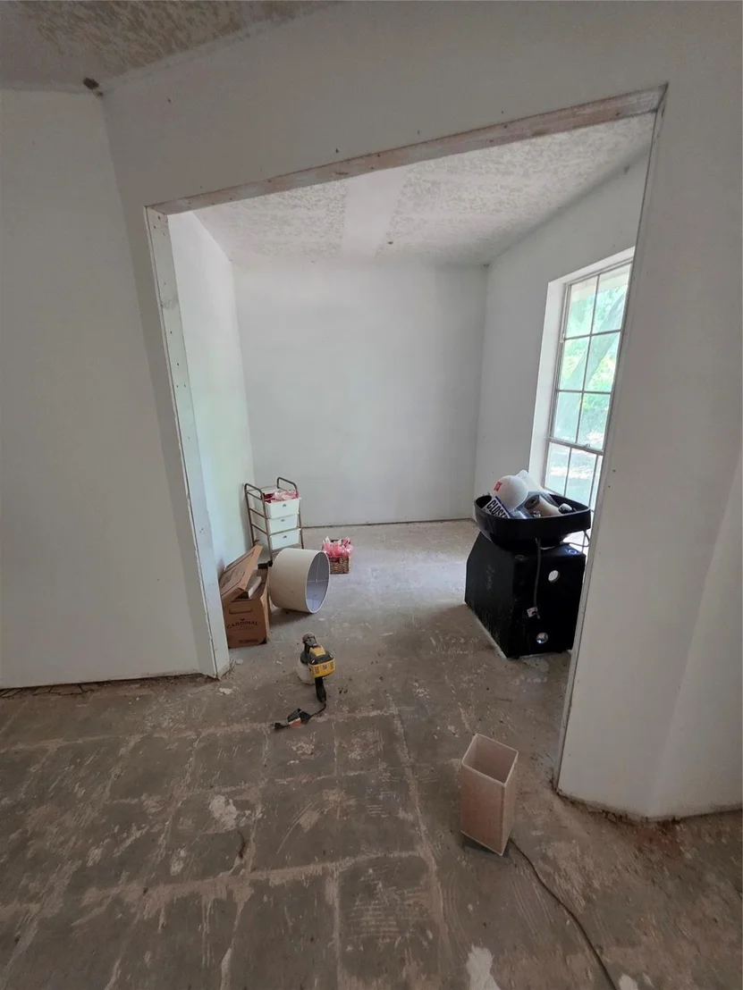 Photo of 9739 Lakeview Drive