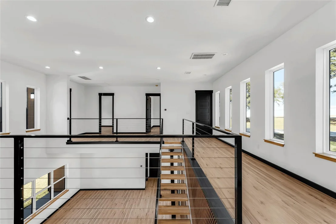 Photo of 7292 Edgewater Drive