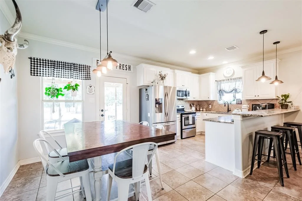 Photo of 5947 Mockingbird Lane