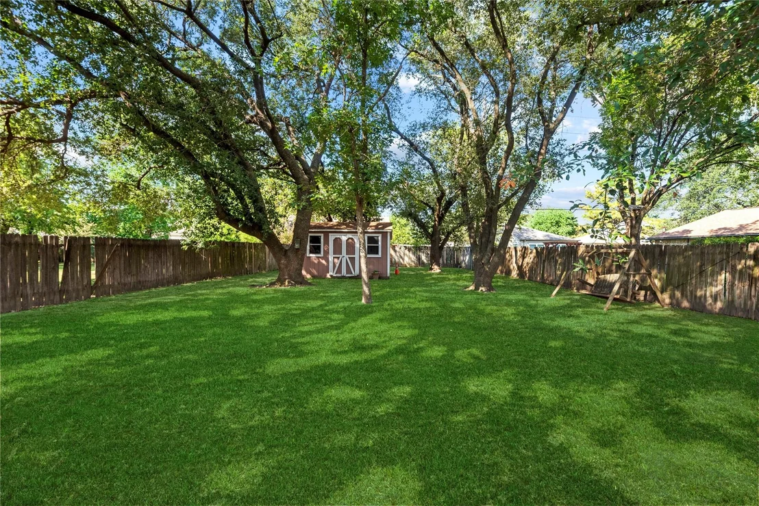 Photo of 10710 Fallbrook Drive