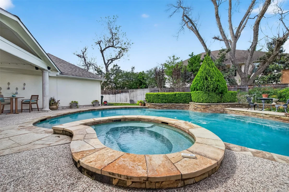 Photo of 15 Stonecliff Circle