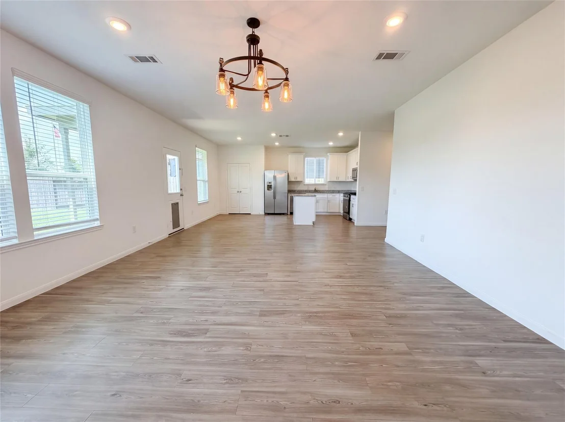 Photo of 25635 Balsamroot Drive