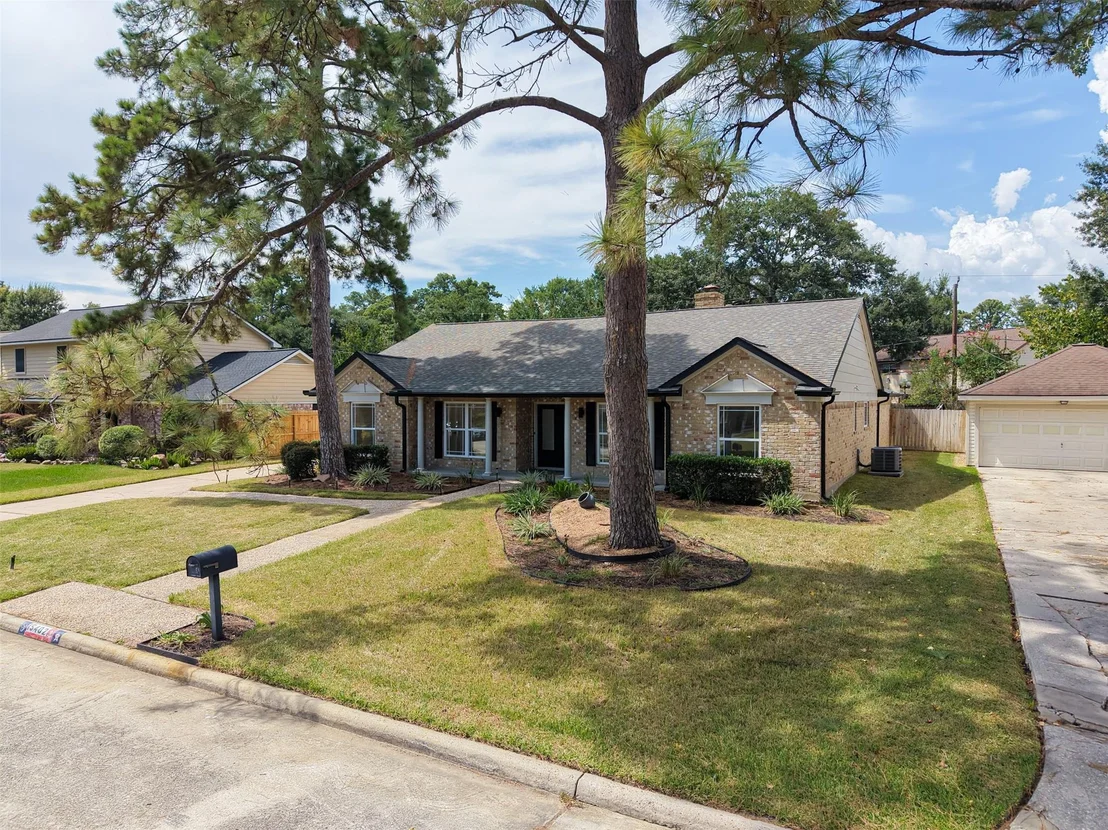 Photo of 15402 Ripplestream Street