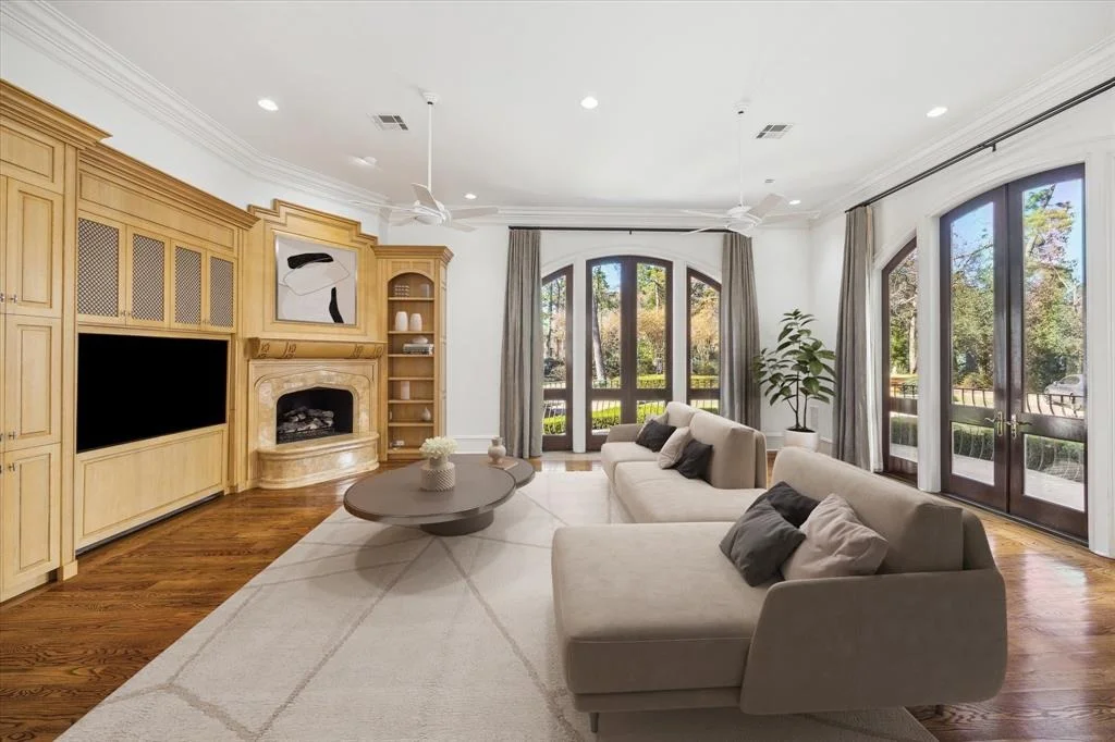Photo of 324 Buckingham Drive