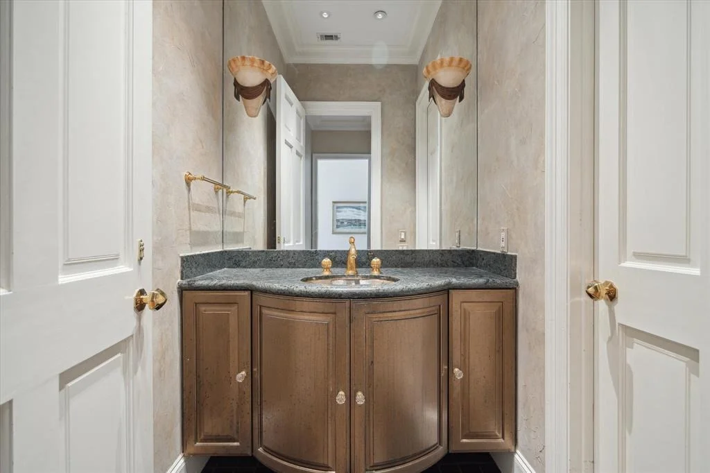 Photo of 6632 Brompton Road