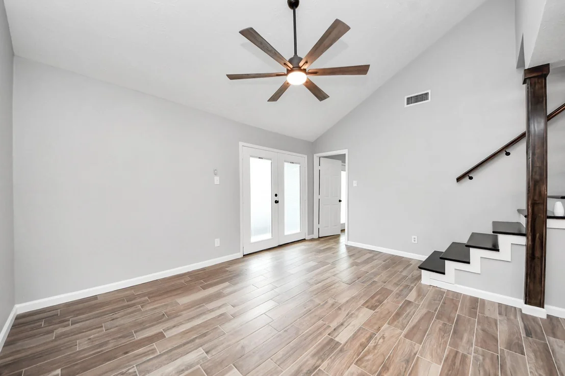 Photo of 916 Woods Drive