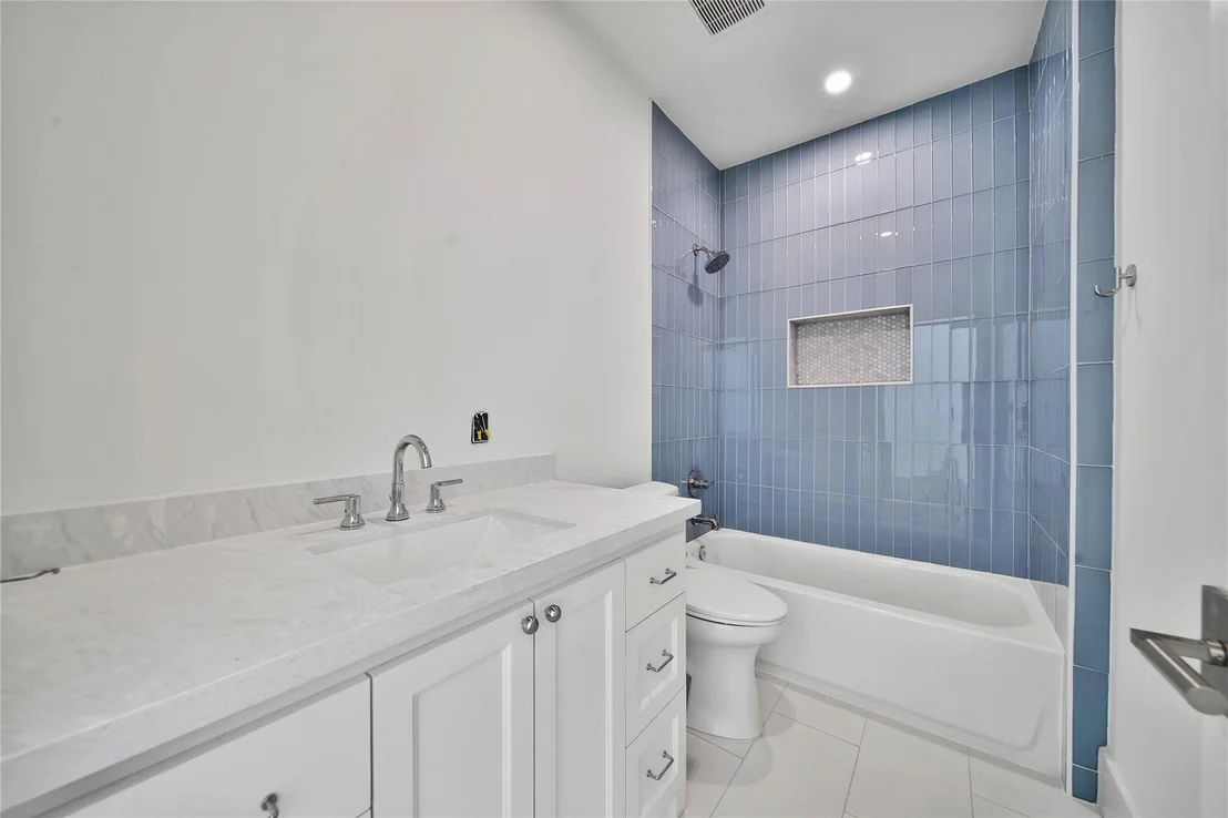 Photo of 1191 Chamboard Lane