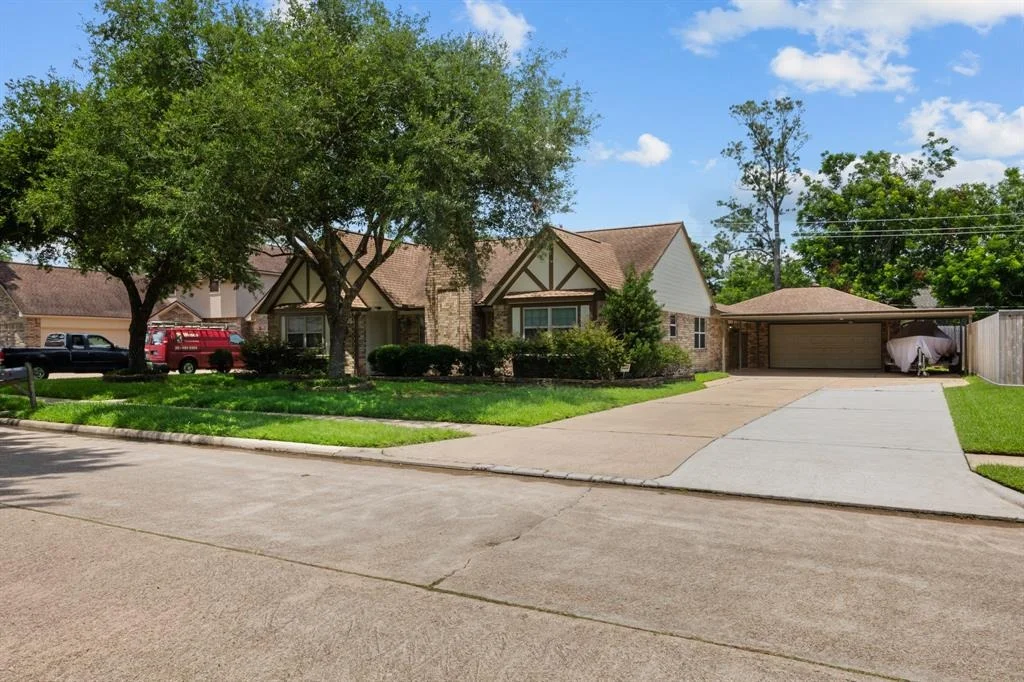 Photo of 2005 E Pine Hill Drive