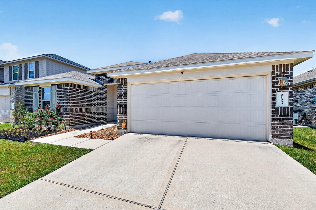 Photo of 21606 Victoria Harbor Drive