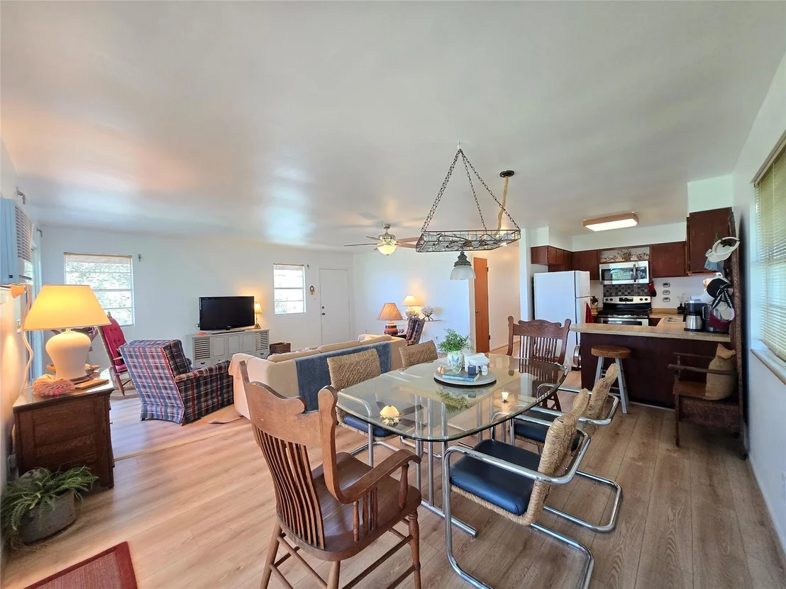 Photo of 2182 W Bayshore Drive