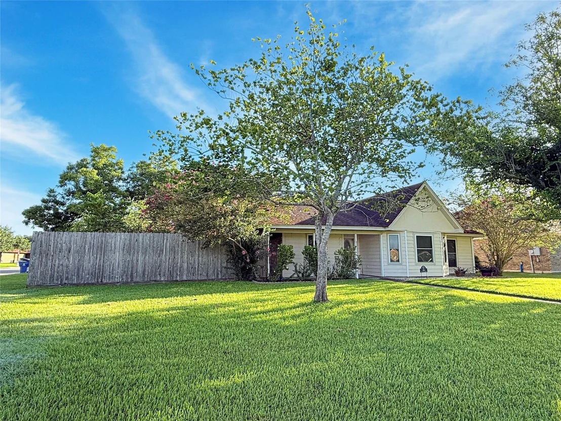 Photo of 446 Countryside Drive