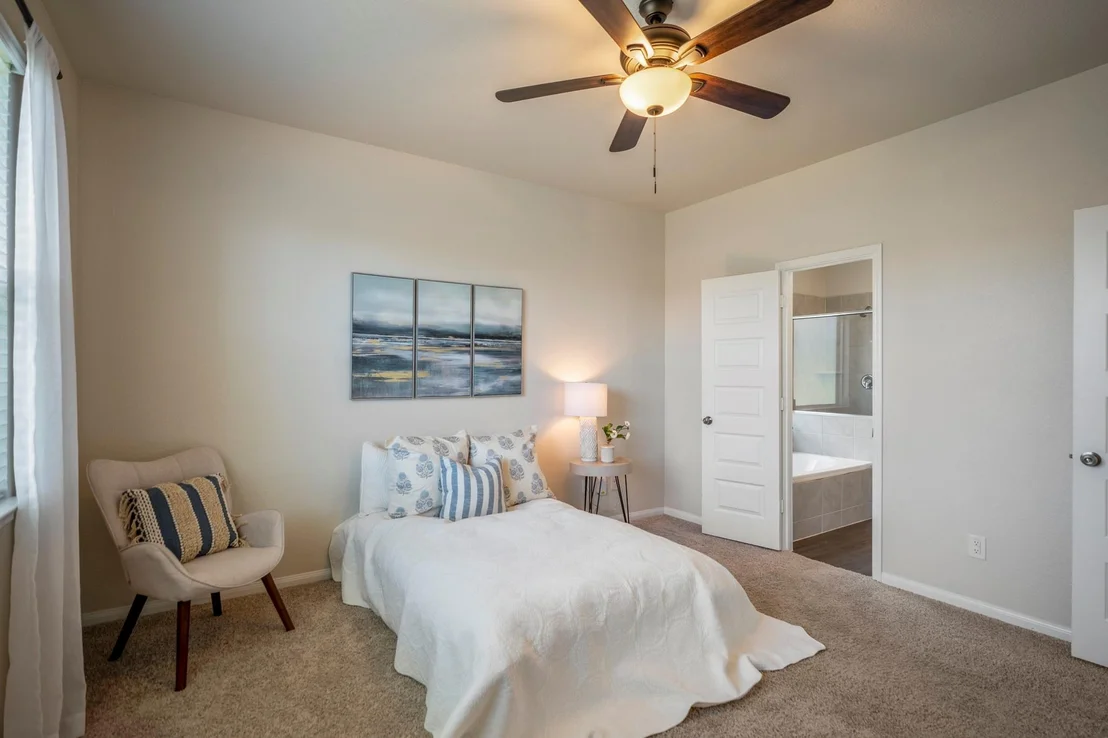 Photo of 2355 Mount Locke Path