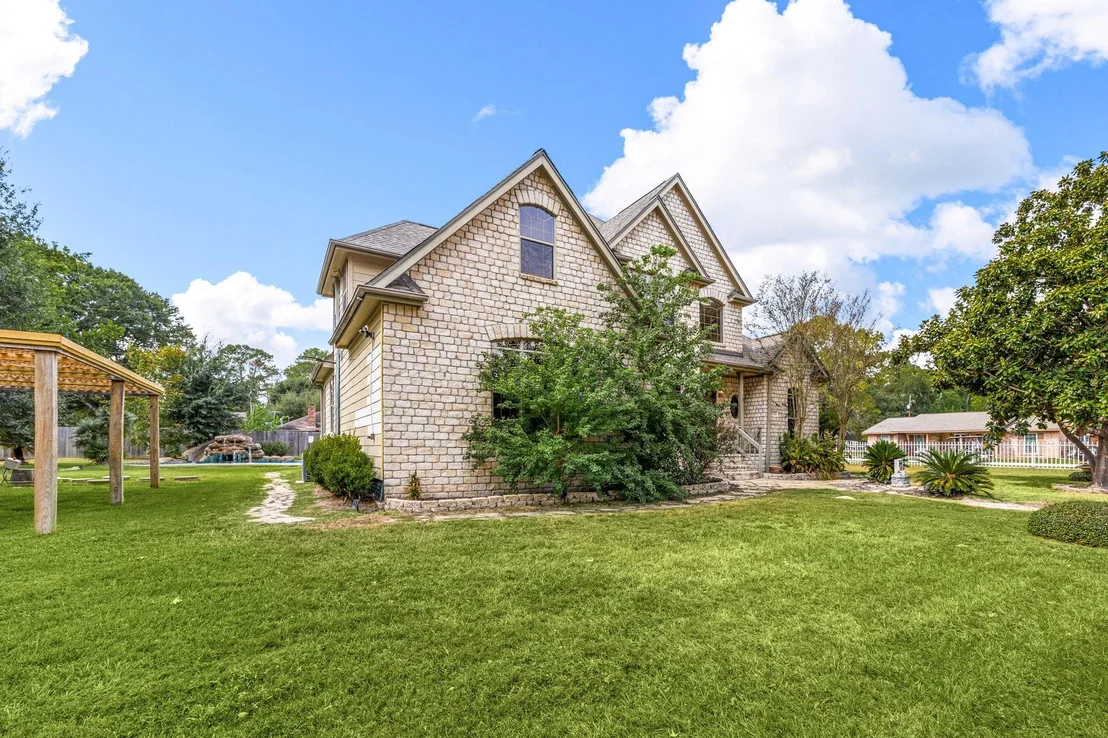 Photo of 21427 Tophill Drive