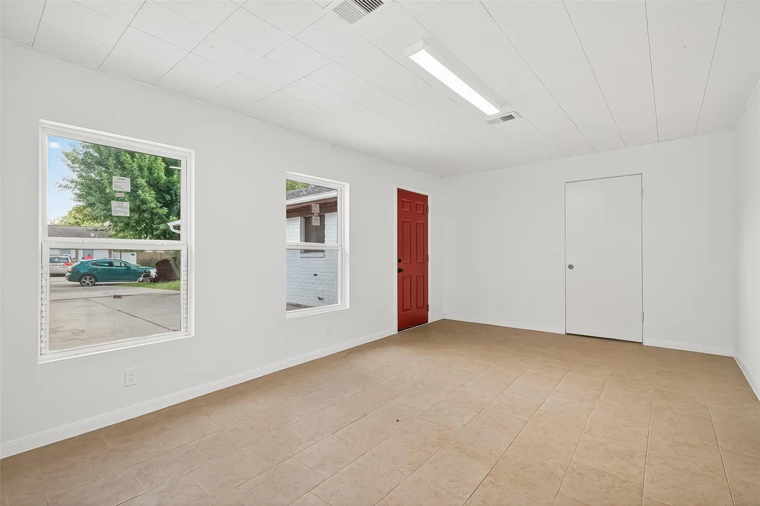 Photo of 11811 Rowan