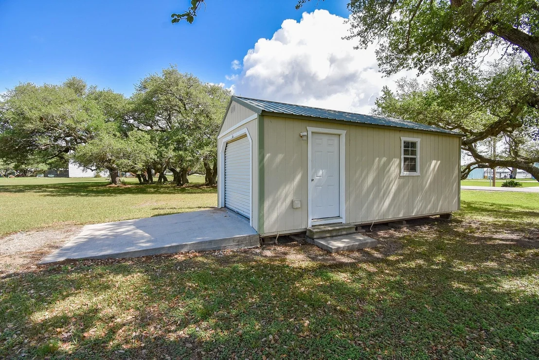 Photo of 1678 Bayview Drive